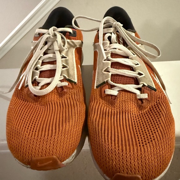 Nike Air Zoom Pegasus 40 Texas Longhorns Shoes Mens Desert Orange Sz10 - Picture 6 of 7